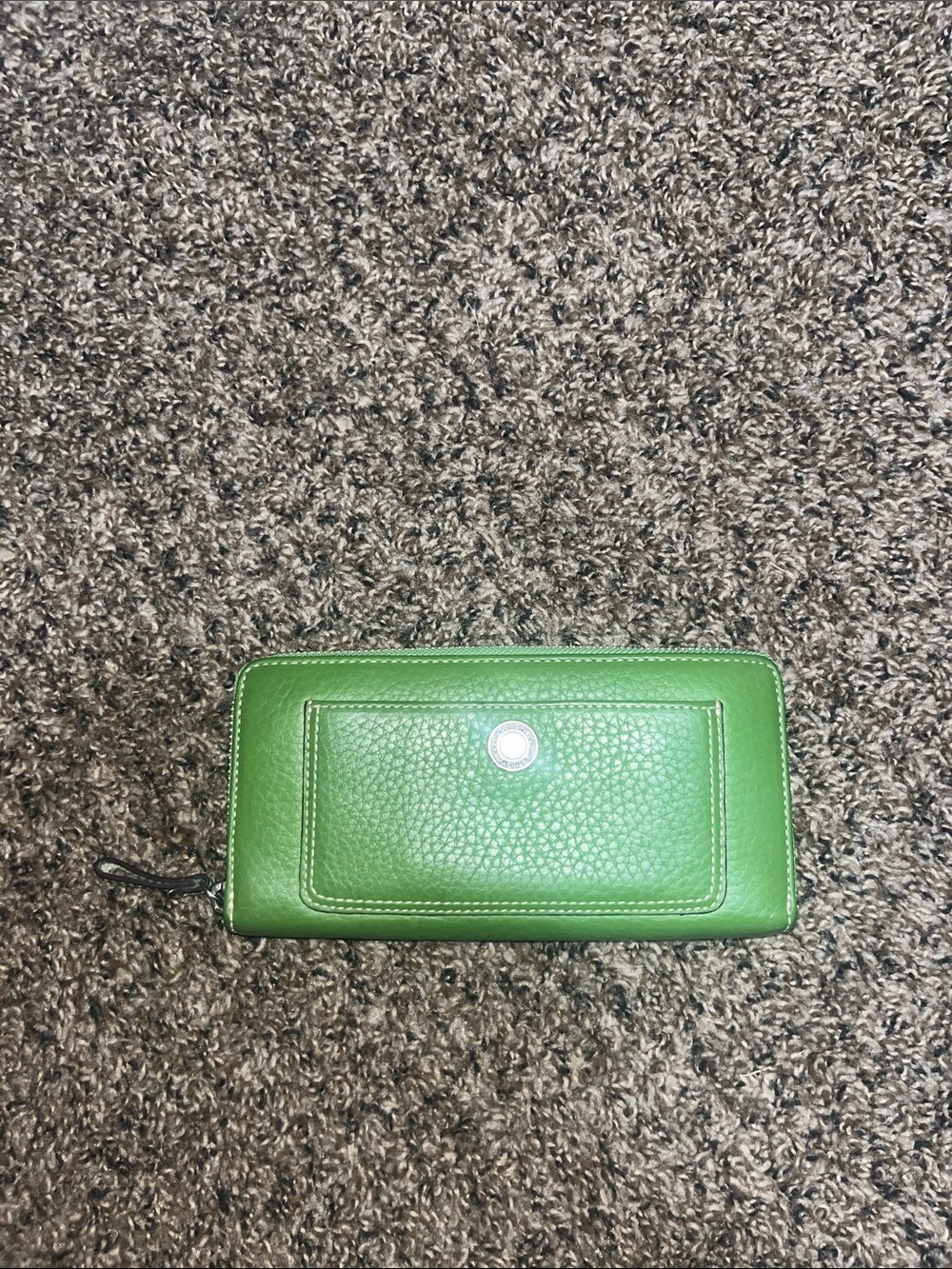 Green Leather Zip Wallet -coach